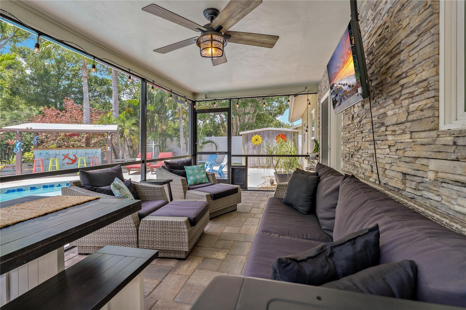 RUSTIC OAKS 1ST ADD - Residential Lease