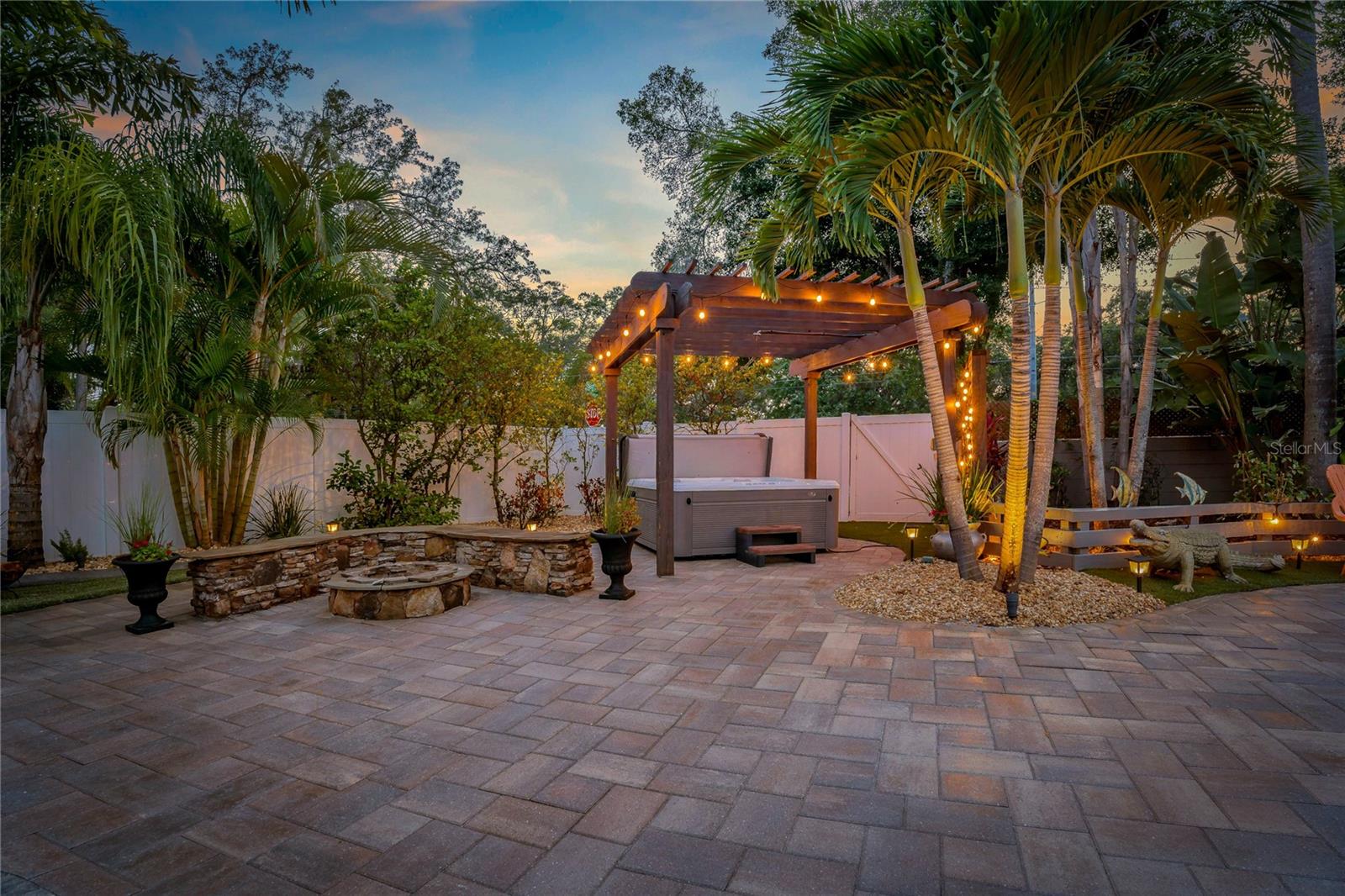 RUSTIC OAKS 1ST ADD - Residential Lease