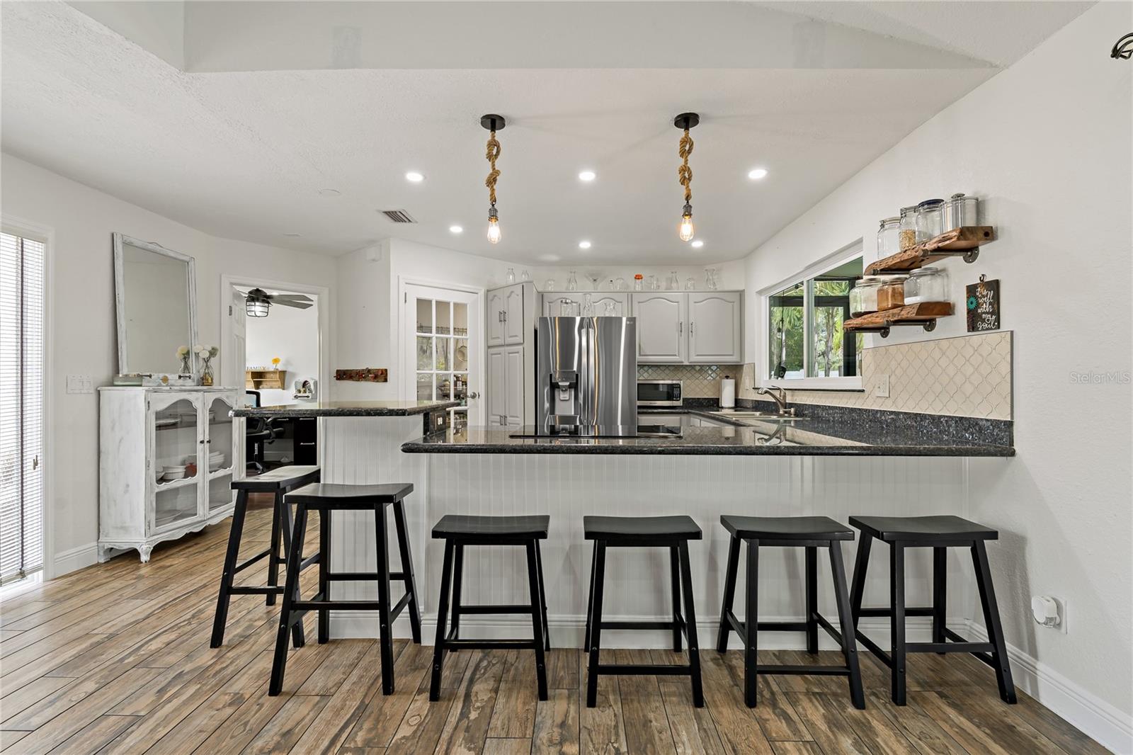 RUSTIC OAKS 1ST ADD - Residential Lease