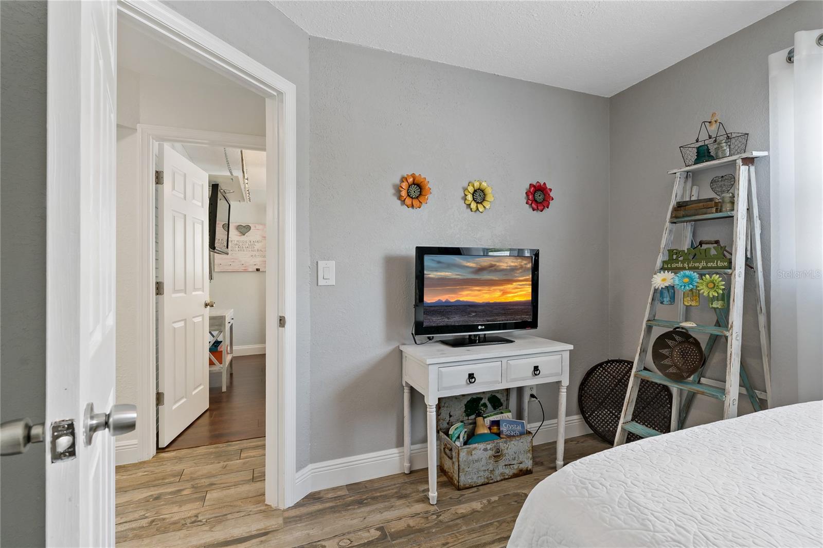 RUSTIC OAKS 1ST ADD - Residential Lease