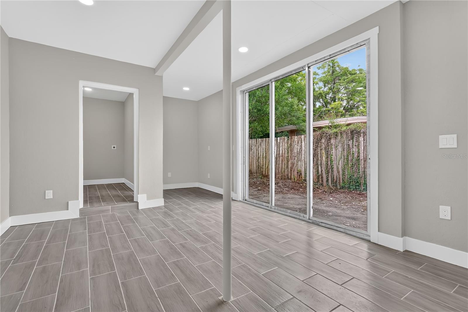 GLENCOE SUB - Residential Income