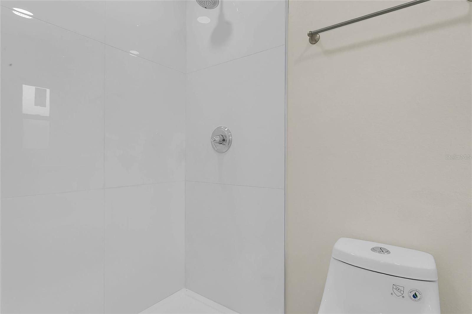 GLENCOE SUB - Residential Income