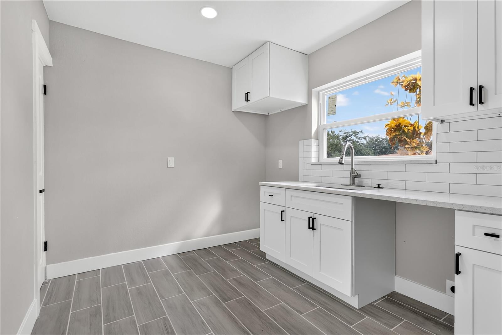 GLENCOE SUB - Residential Income