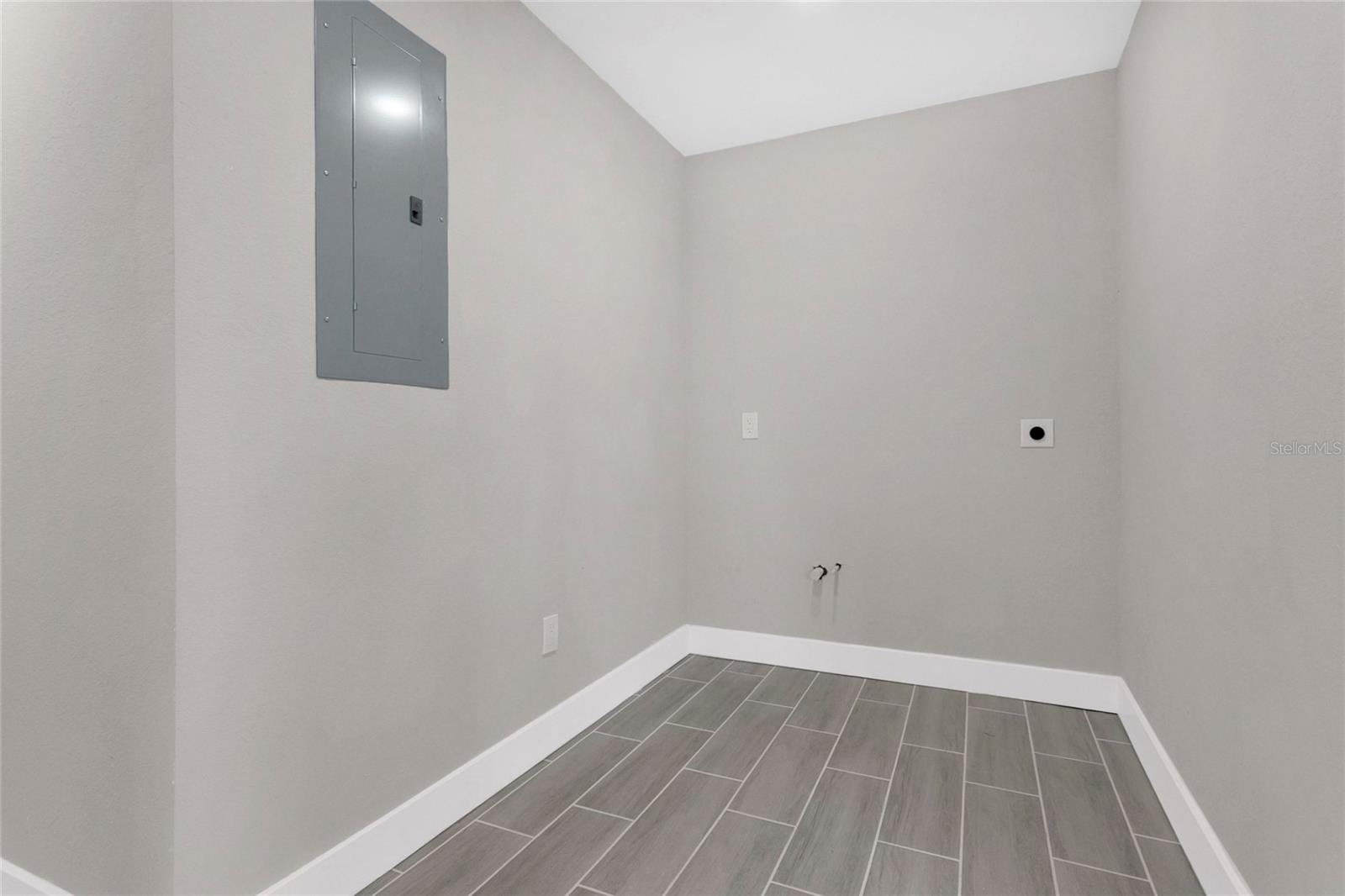 GLENCOE SUB - Residential Income