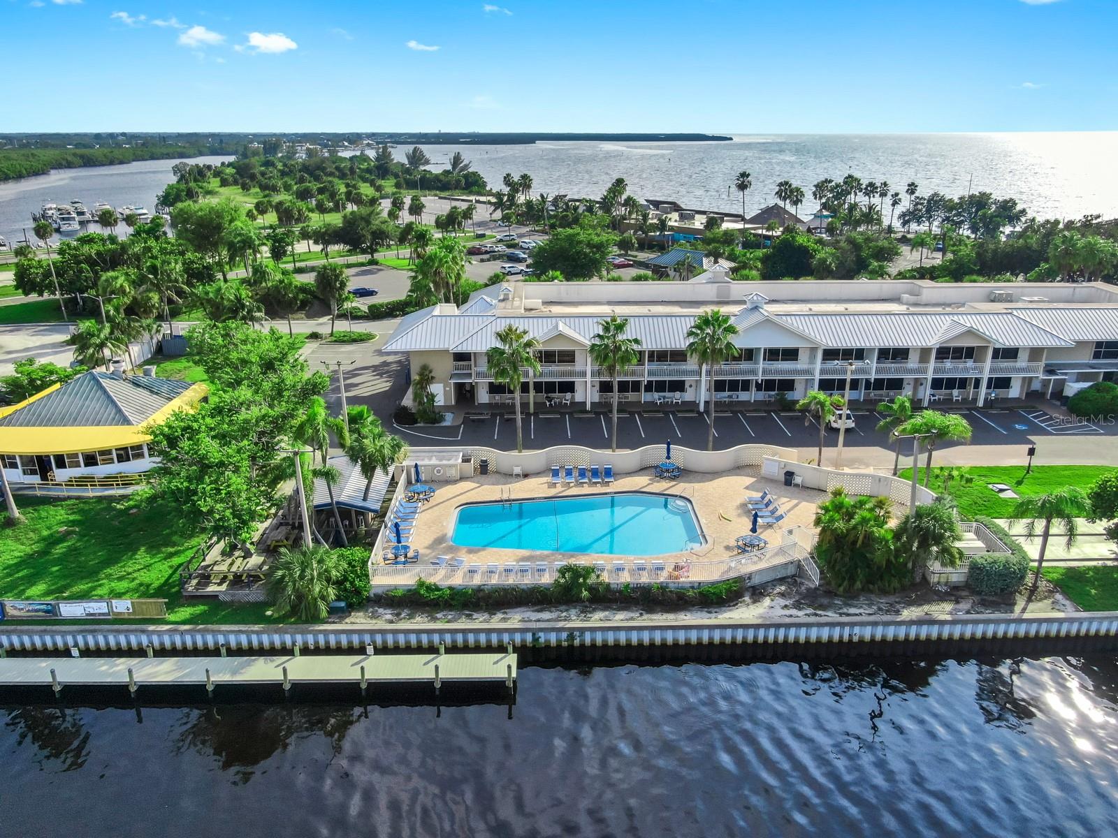 BAHIA BEACH TWNHMS PH 1A - Residential