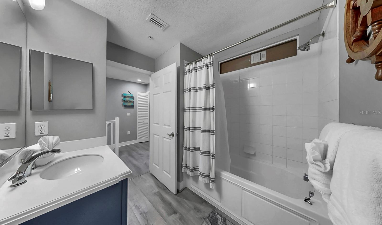 BAHIA BEACH TWNHMS PH 1A - Residential