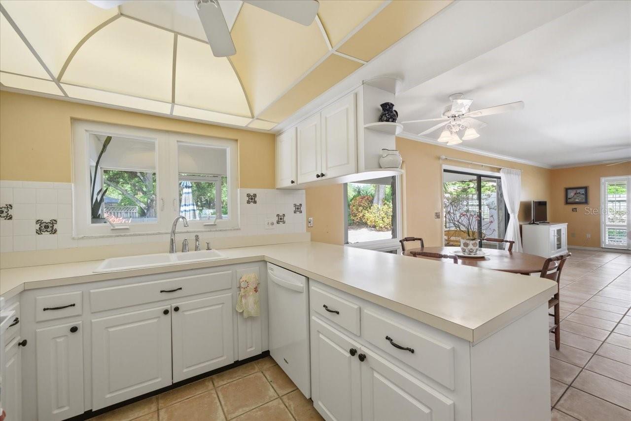 CARROLLWOOD VILLAGE SEC 1 - Residential