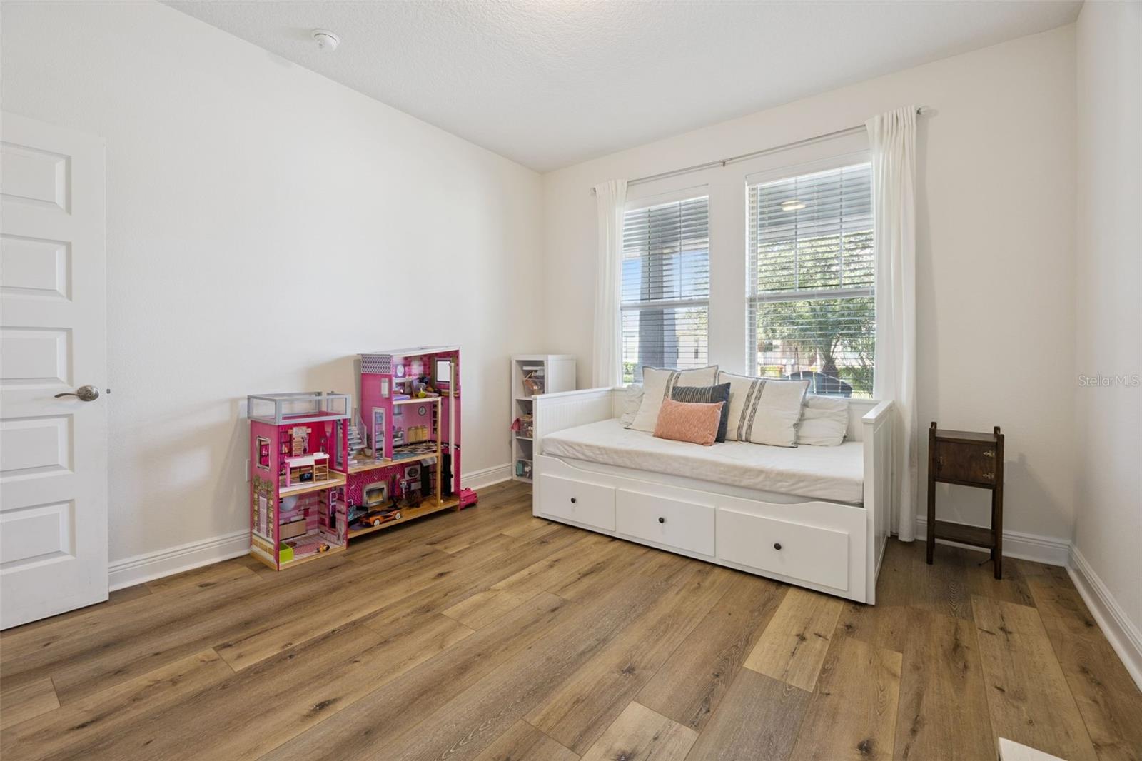 WATERLEIGH COMMUNITY - Residential