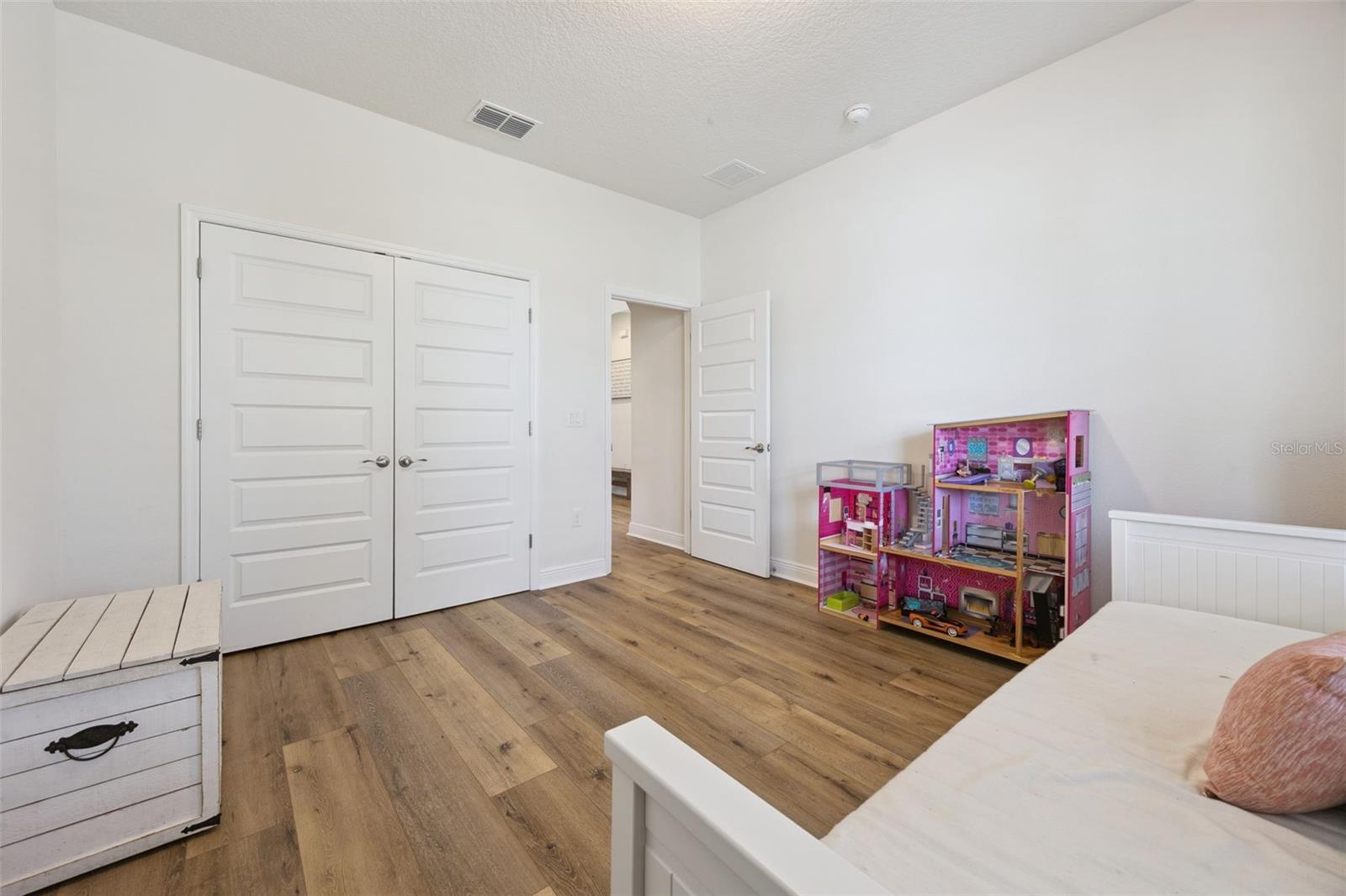 WATERLEIGH COMMUNITY - Residential