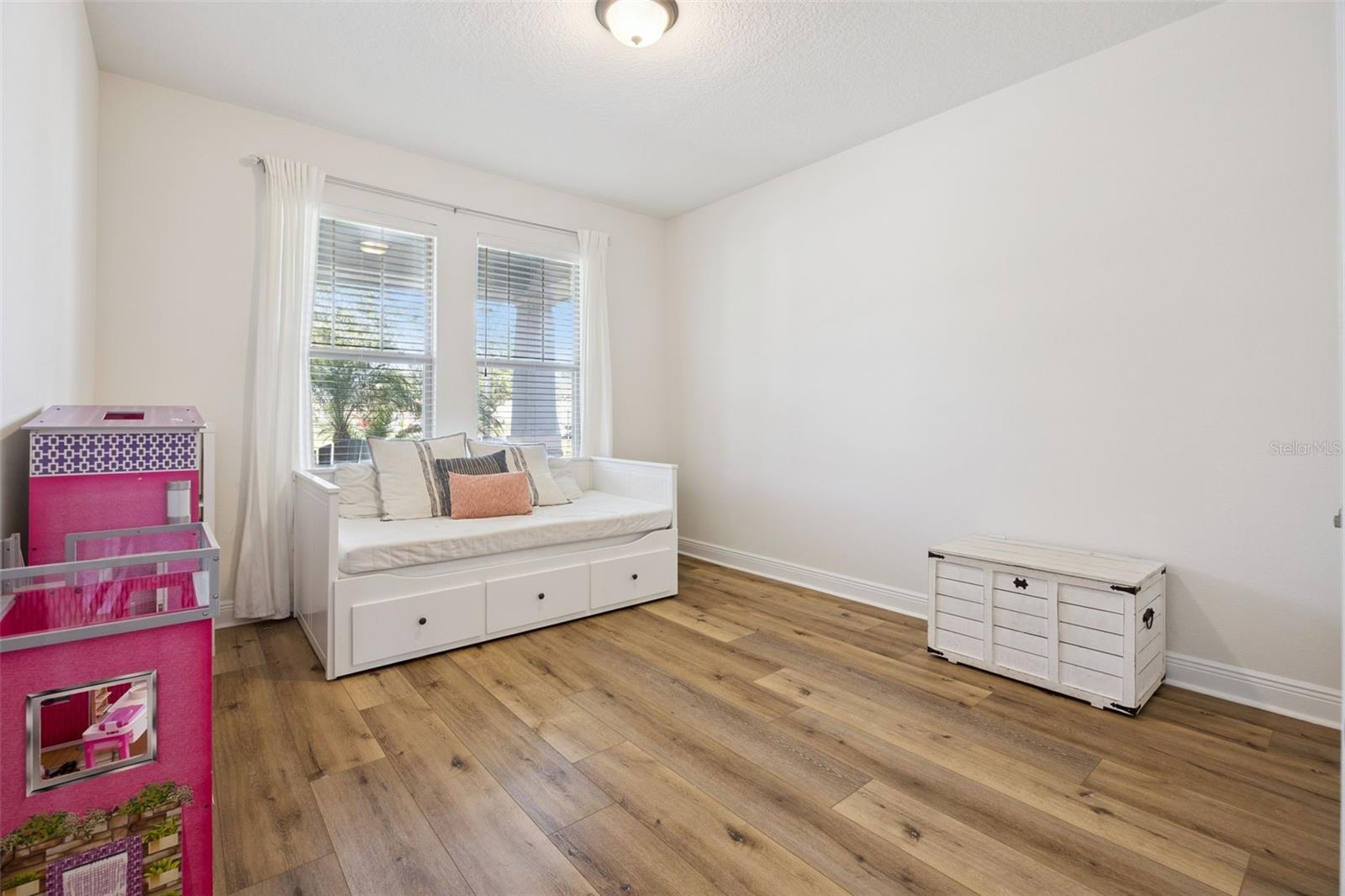 WATERLEIGH COMMUNITY - Residential