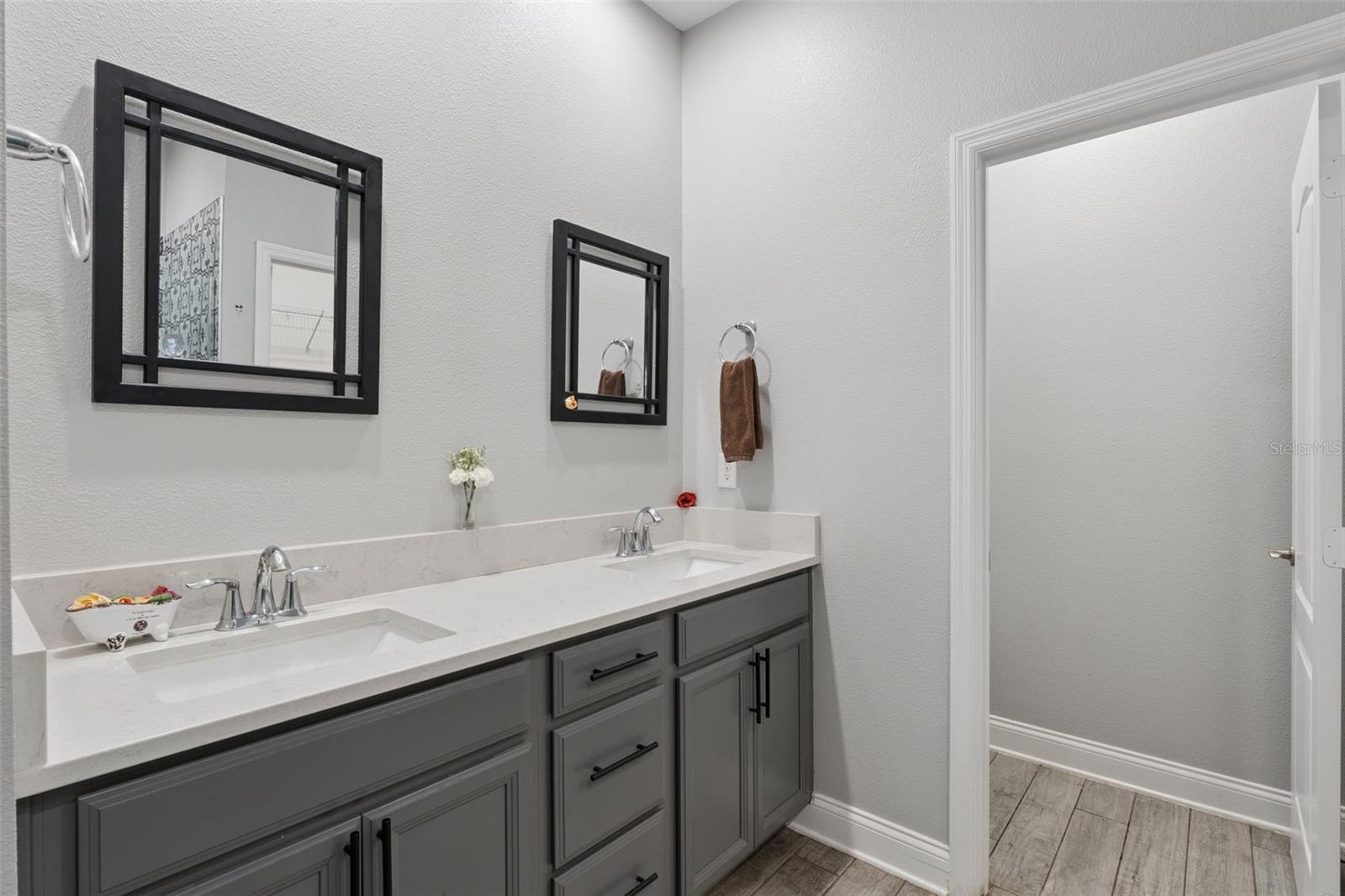 BAY MEADOW FARMS - Residential