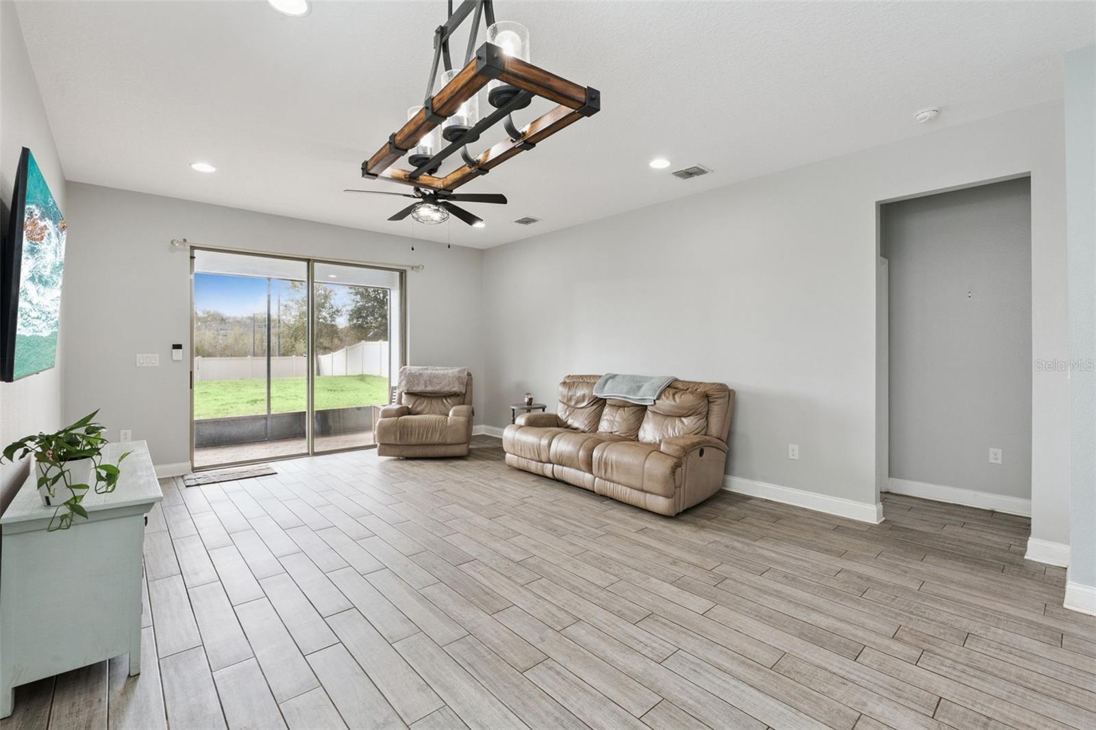 BAY MEADOW FARMS - Residential