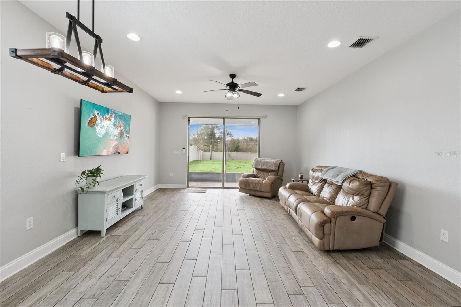 BAY MEADOW FARMS - Residential