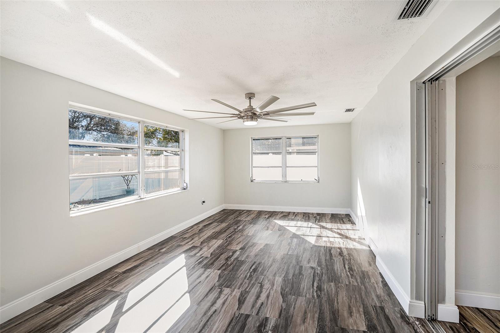 BEACON SQUARE - Residential