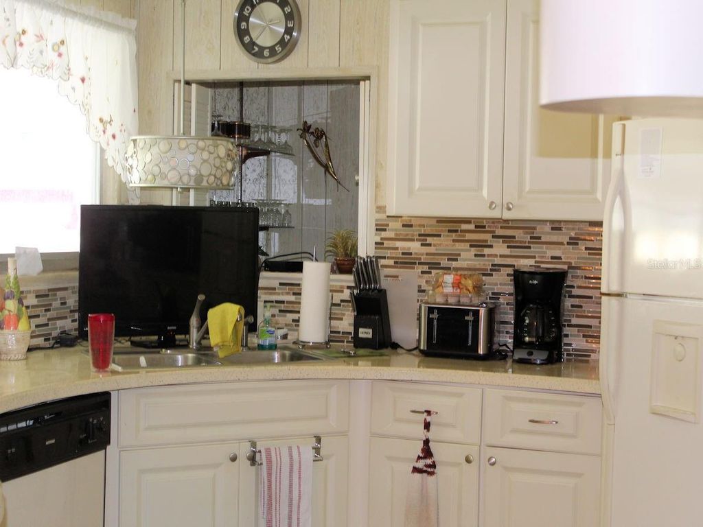 Photo of 129 Royal Palm Circle, Largo, FL 33778 (MLS # TB8418462)