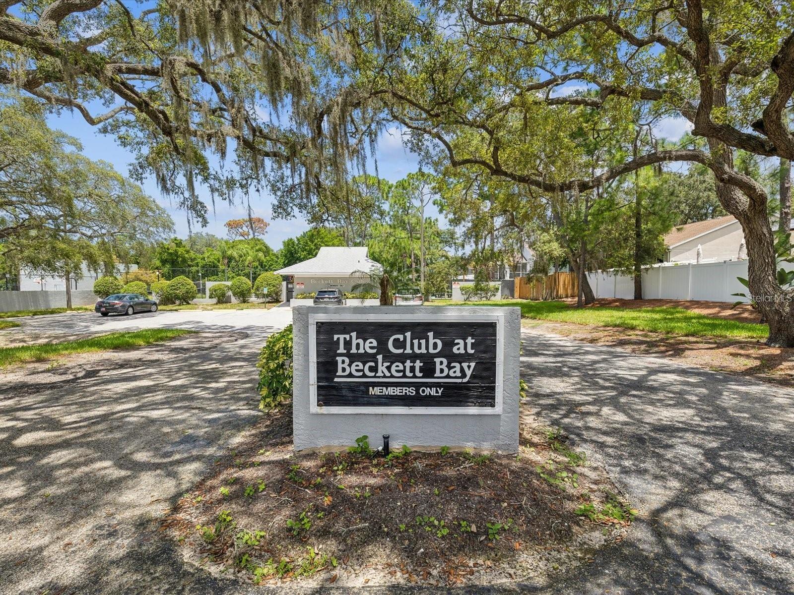 BECKETT BAY - Residential