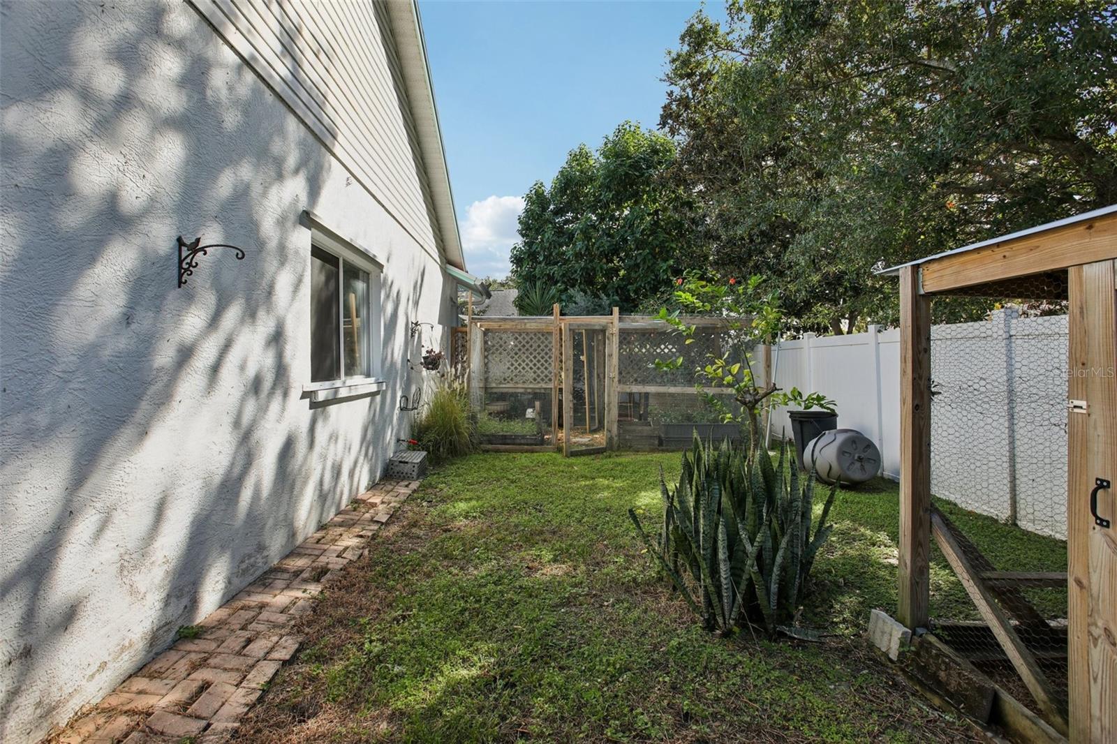 BECKETT BAY - Residential