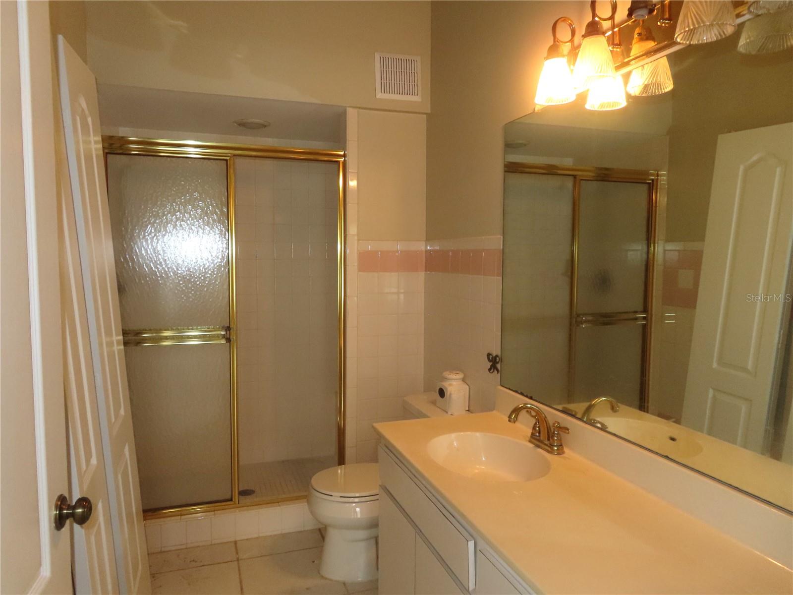 ON TOP OF THE WORLD - Residential