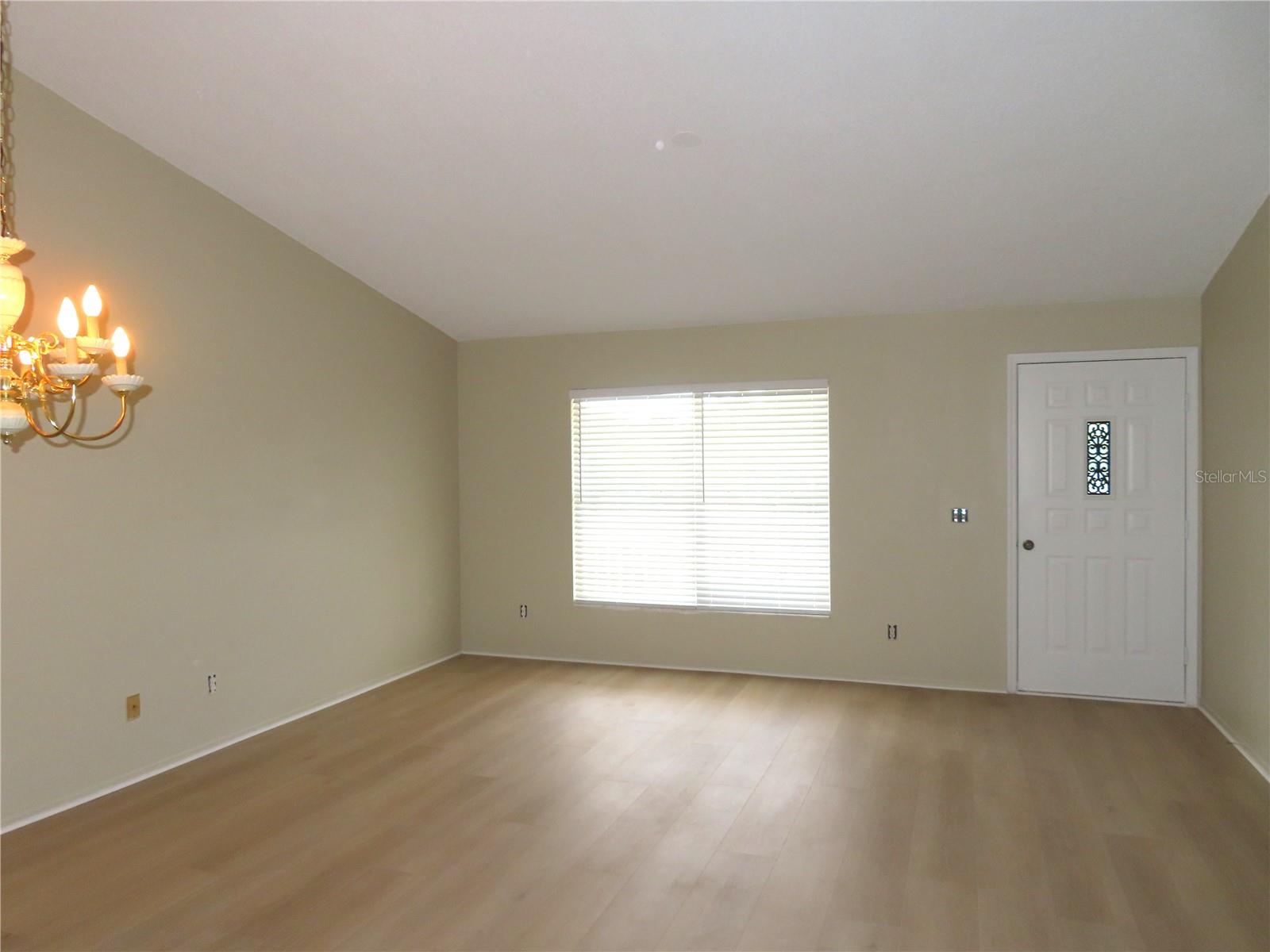 ON TOP OF THE WORLD - Residential