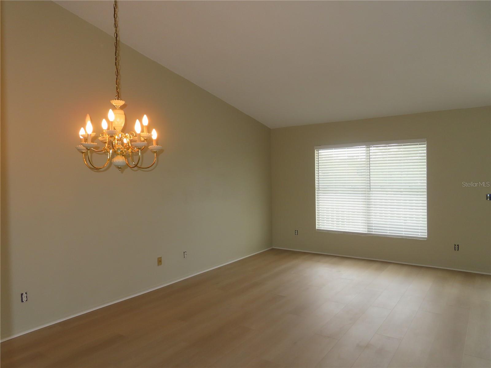 ON TOP OF THE WORLD - Residential