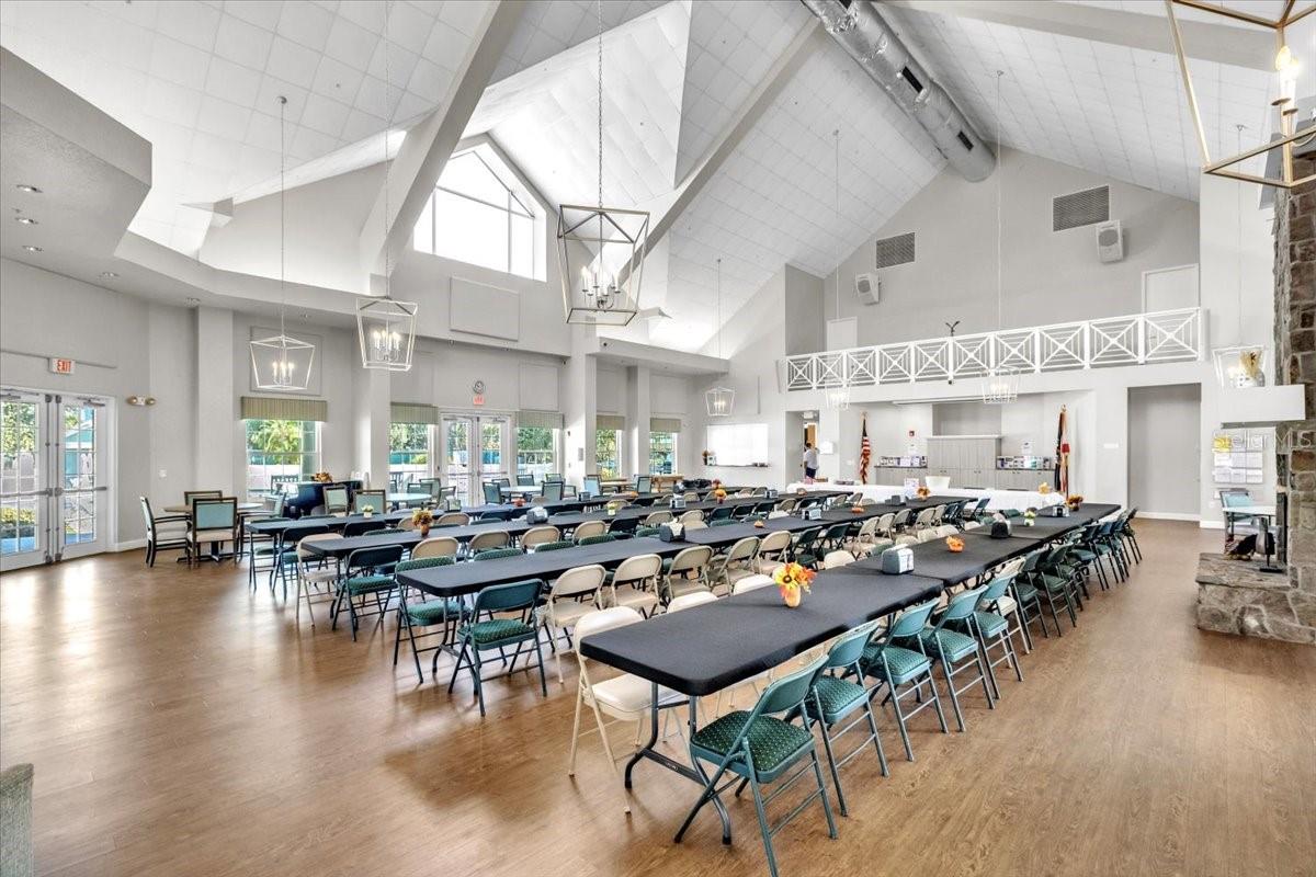 HERITAGE VILLAS AT HERITAGE OAK PARK - Residential