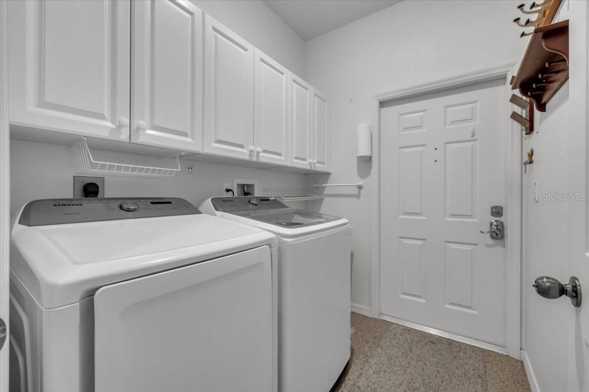 HERITAGE VILLAS AT HERITAGE OAK PARK - Residential