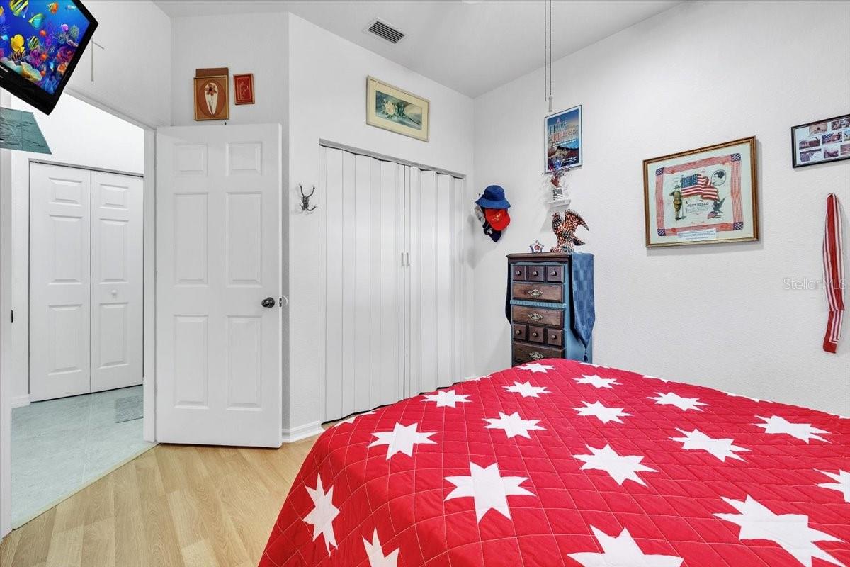 HERITAGE VILLAS AT HERITAGE OAK PARK - Residential