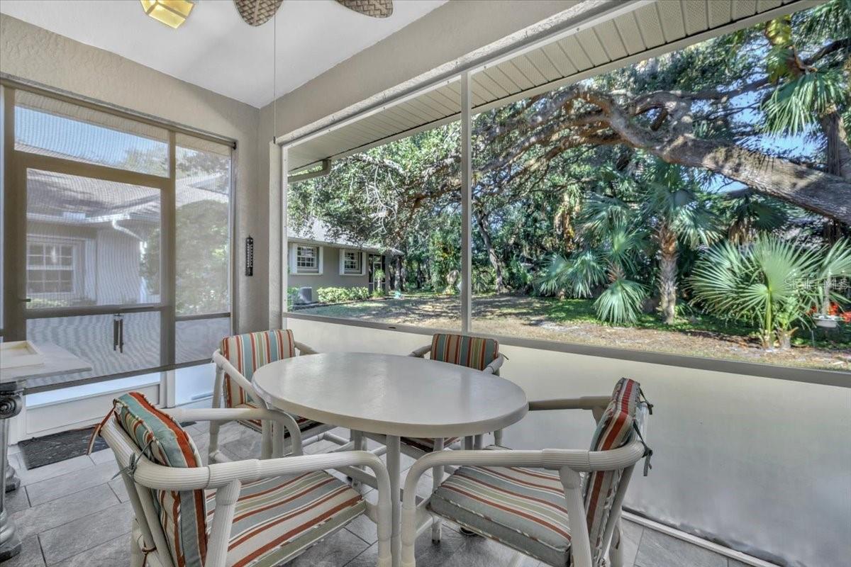 HERITAGE VILLAS AT HERITAGE OAK PARK - Residential