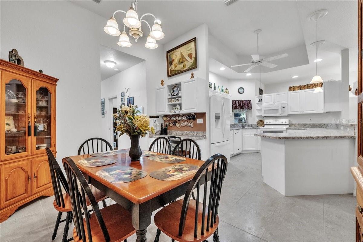 HERITAGE VILLAS AT HERITAGE OAK PARK - Residential