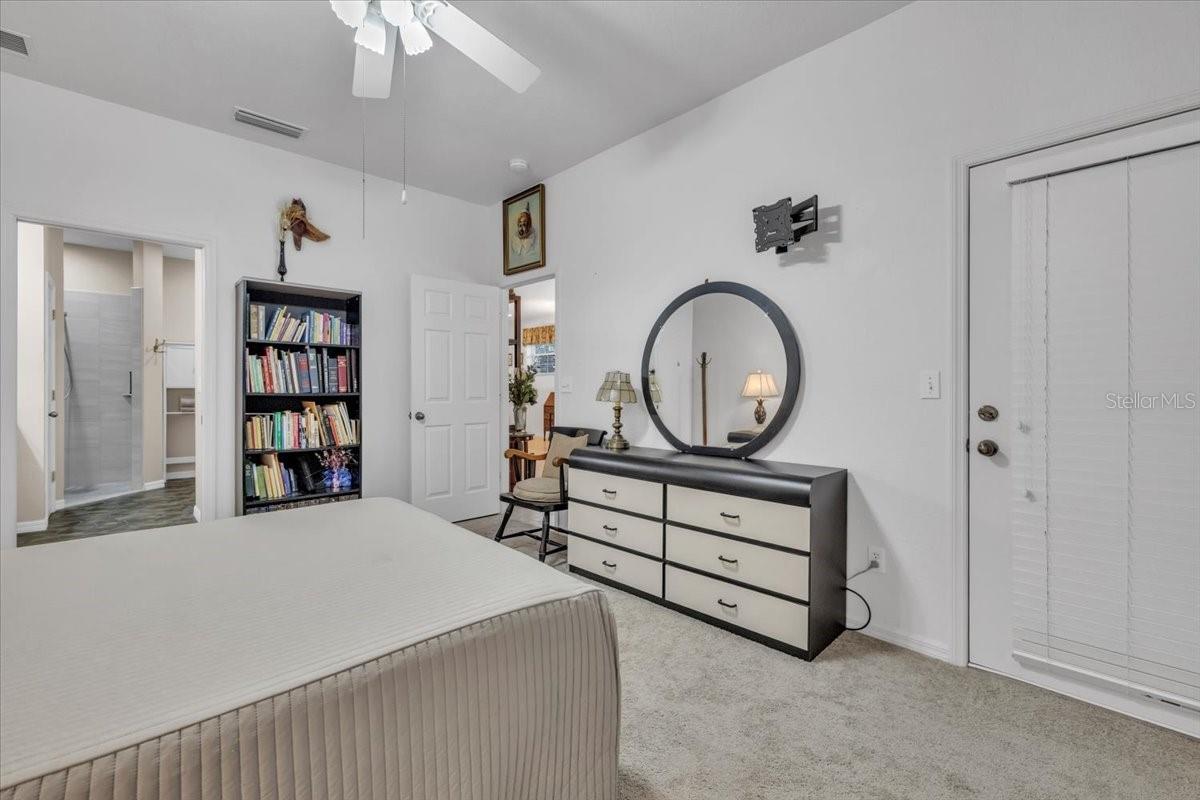 HERITAGE VILLAS AT HERITAGE OAK PARK - Residential