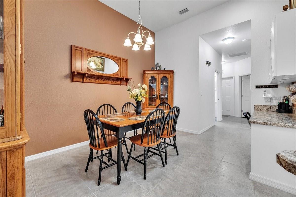 HERITAGE VILLAS AT HERITAGE OAK PARK - Residential