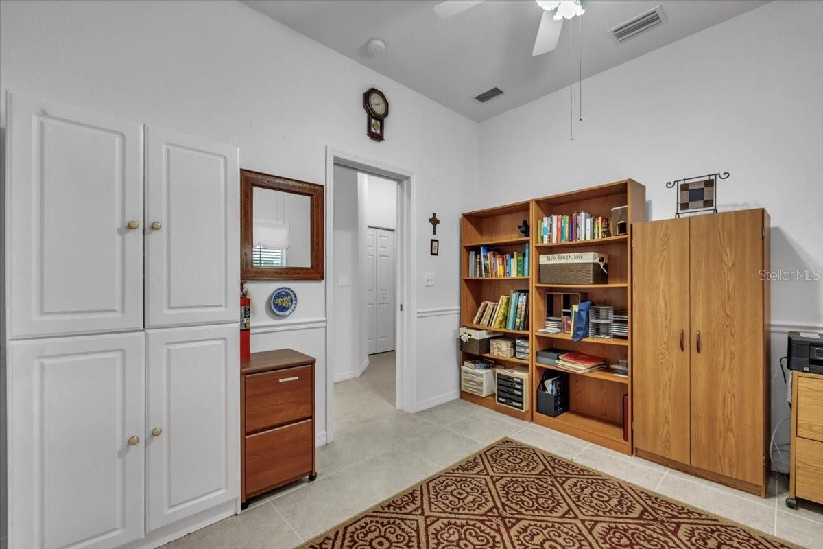 HERITAGE VILLAS AT HERITAGE OAK PARK - Residential