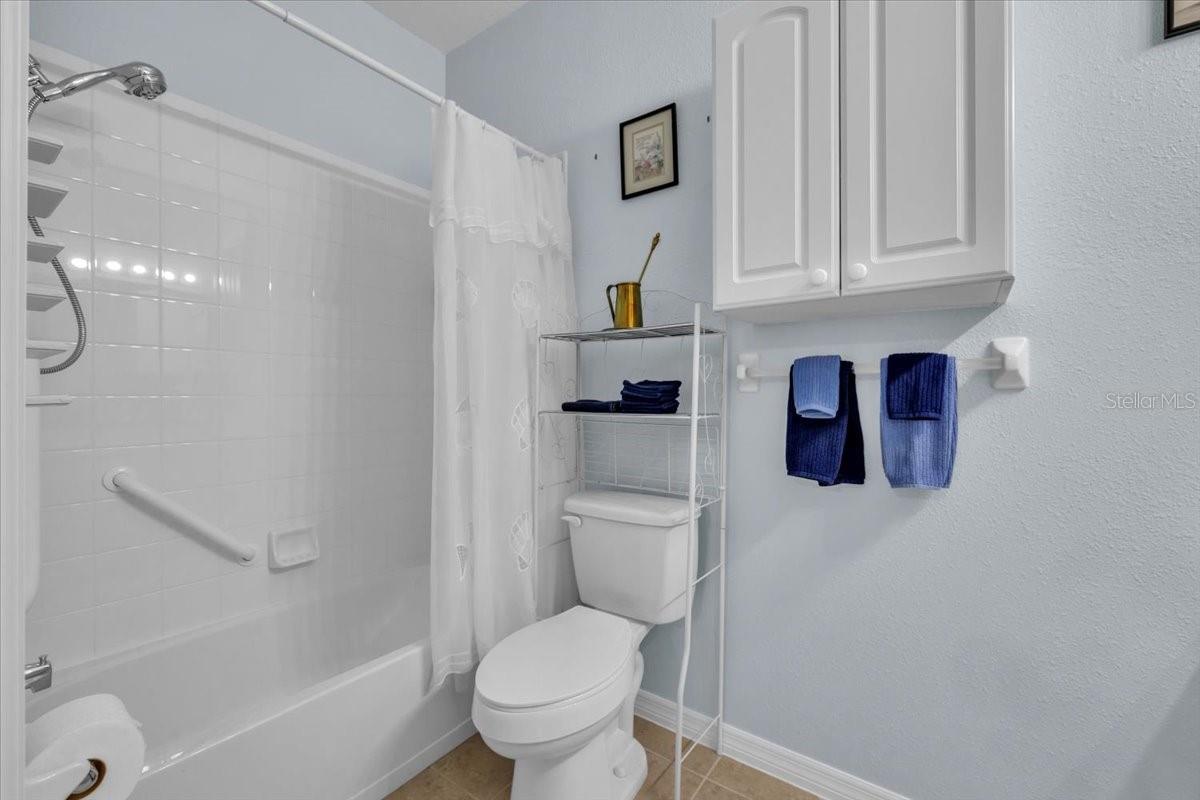 HERITAGE VILLAS AT HERITAGE OAK PARK - Residential