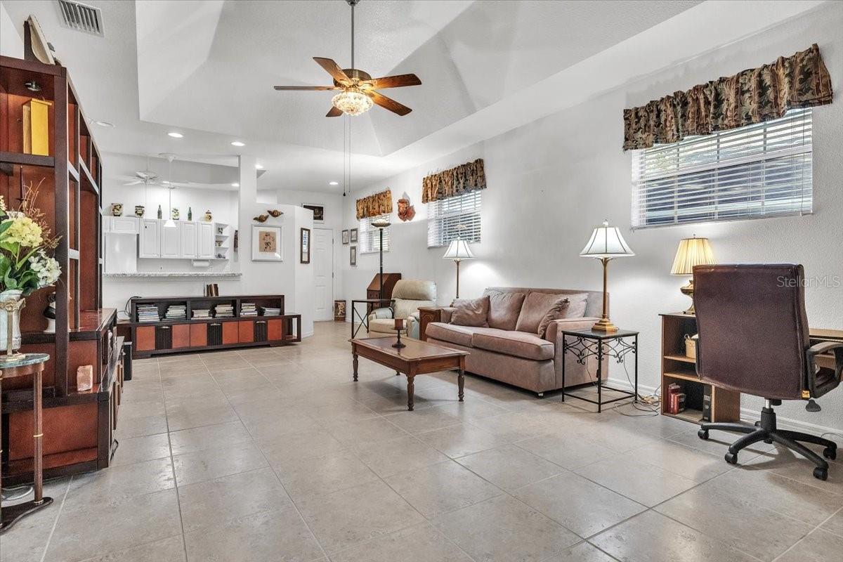 HERITAGE VILLAS AT HERITAGE OAK PARK - Residential