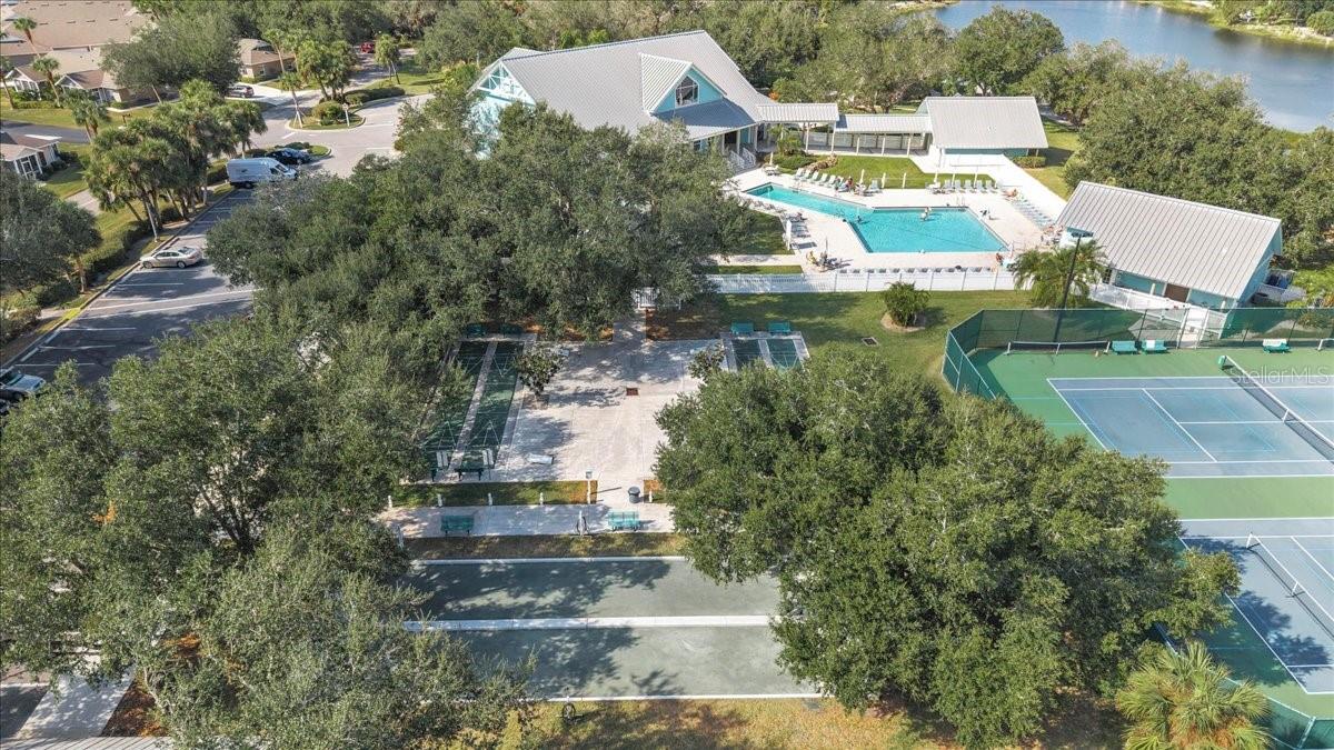 HERITAGE VILLAS AT HERITAGE OAK PARK - Residential