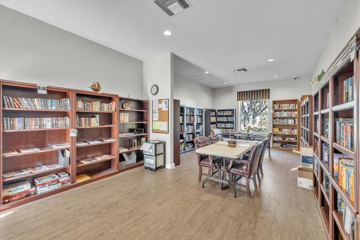 HERITAGE VILLAS AT HERITAGE OAK PARK - Residential