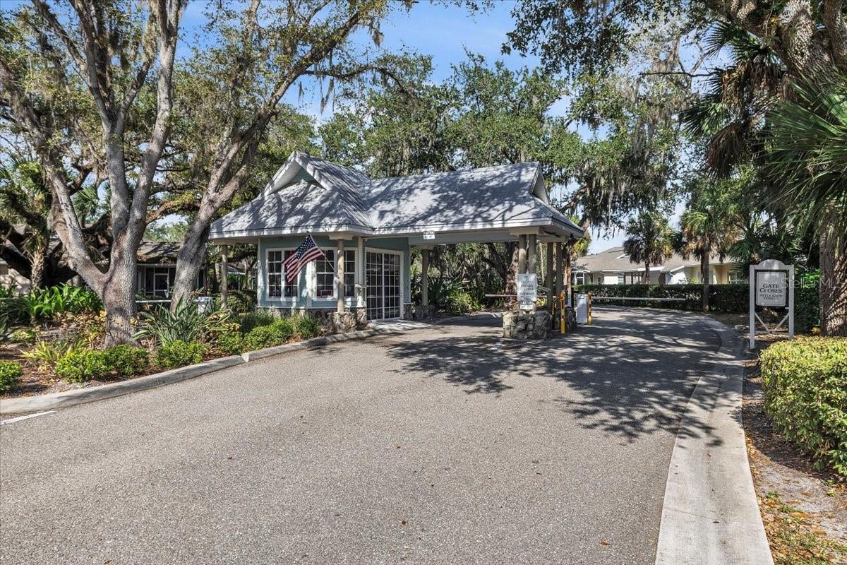 HERITAGE VILLAS AT HERITAGE OAK PARK - Residential