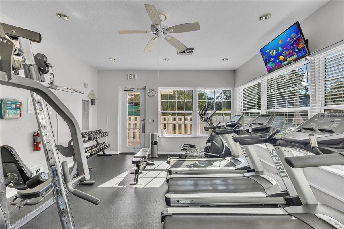 HERITAGE VILLAS AT HERITAGE OAK PARK - Residential