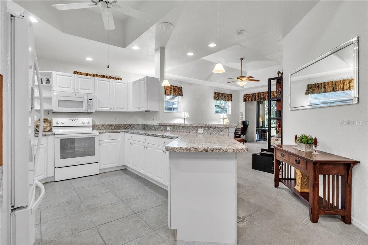 HERITAGE VILLAS AT HERITAGE OAK PARK - Residential