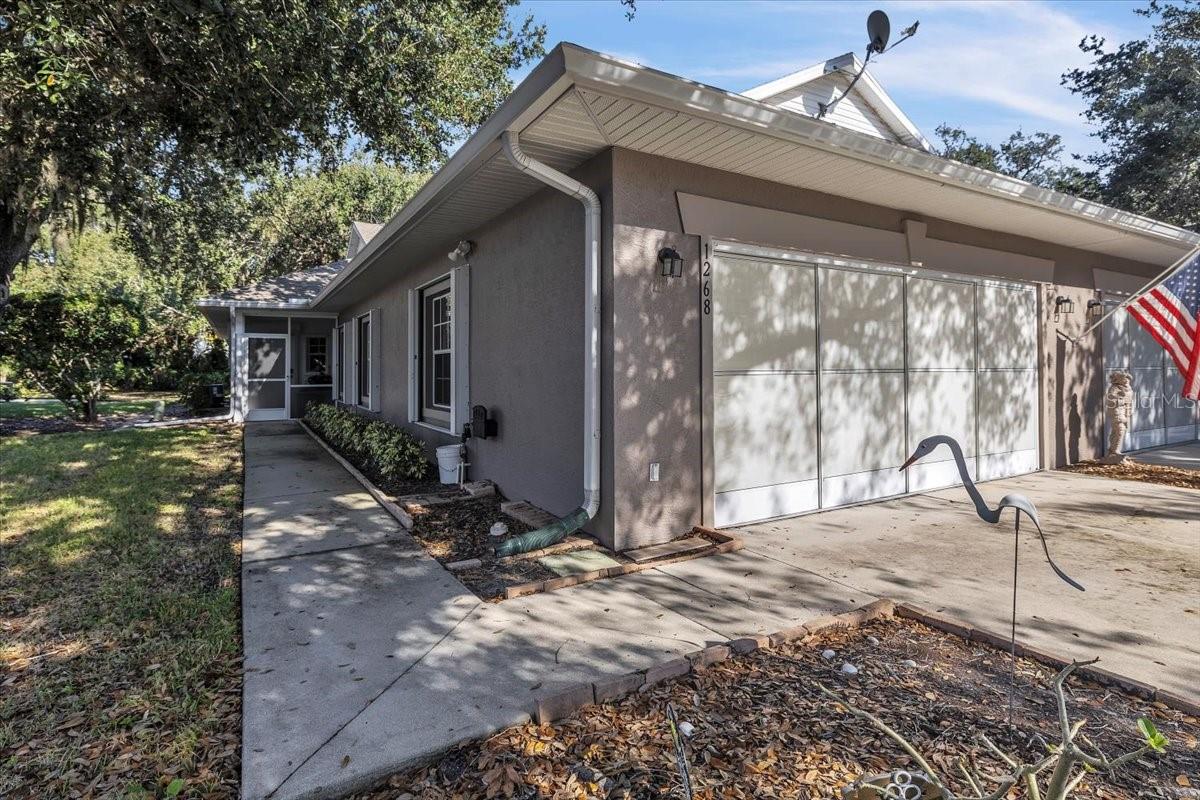 HERITAGE VILLAS AT HERITAGE OAK PARK - Residential