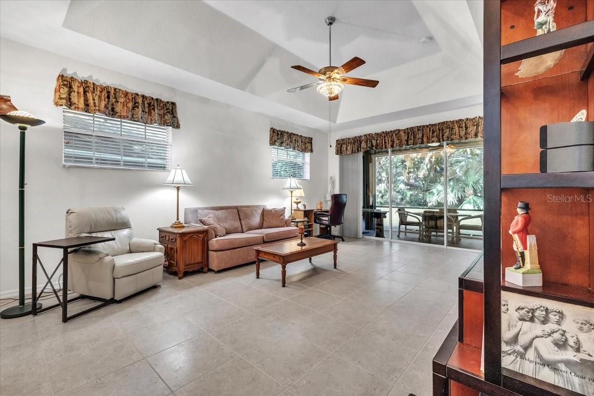 HERITAGE VILLAS AT HERITAGE OAK PARK - Residential