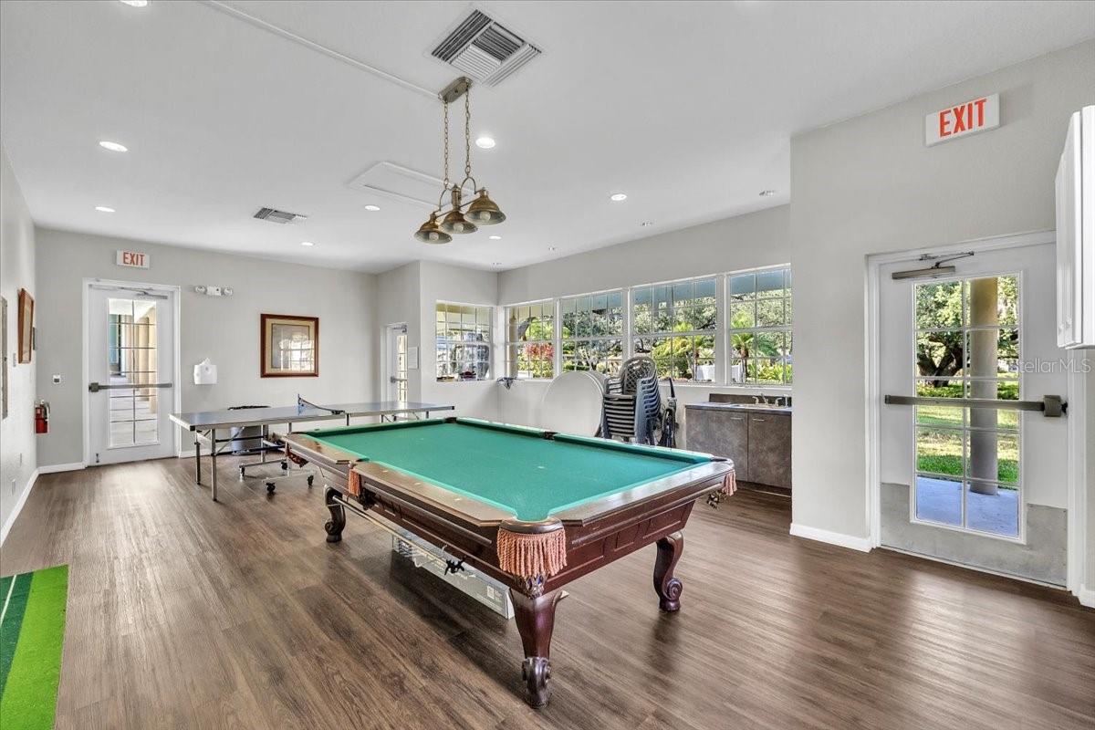 HERITAGE VILLAS AT HERITAGE OAK PARK - Residential