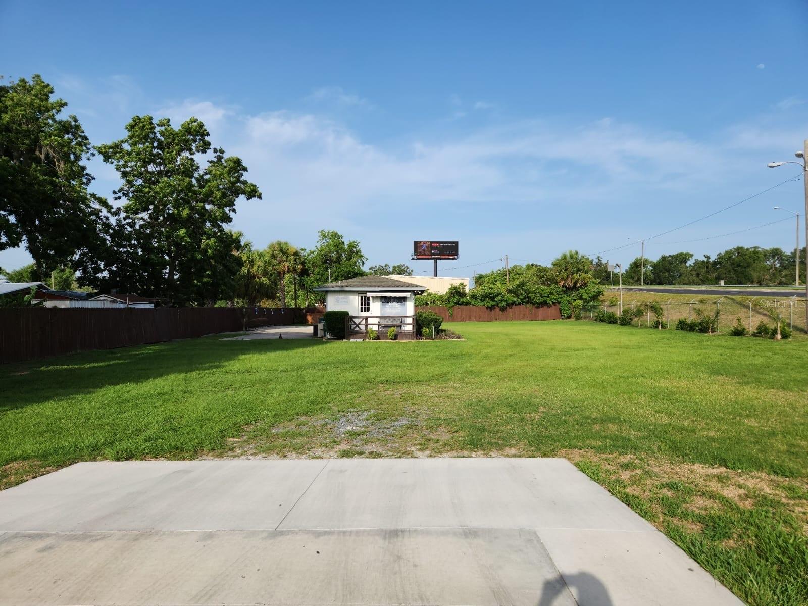 OAKRIDGE - Commercial Sale