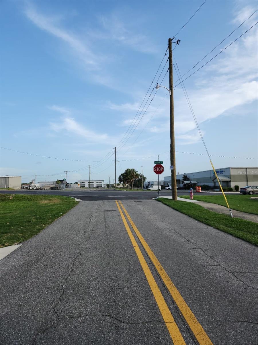 OAKRIDGE - Commercial Sale