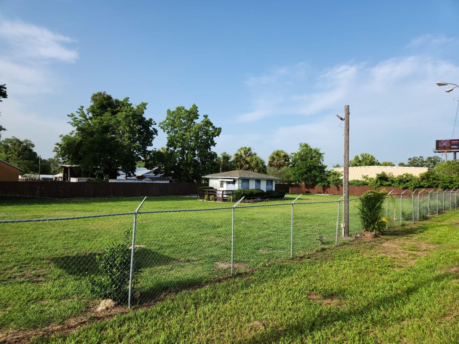 OAKRIDGE - Commercial Sale