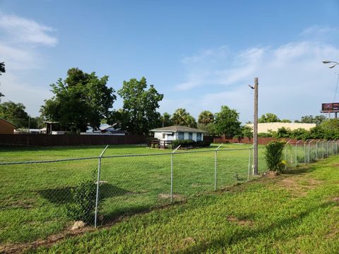 Tiny photo for 909 SW (hwy 200) 10th Street, Ocala, FL 34471 (MLS # OM703056)