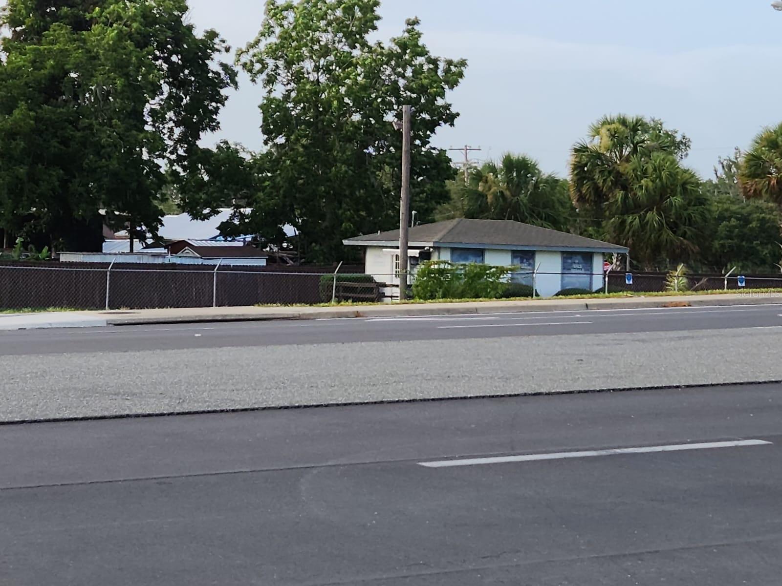 OAKRIDGE - Commercial Sale