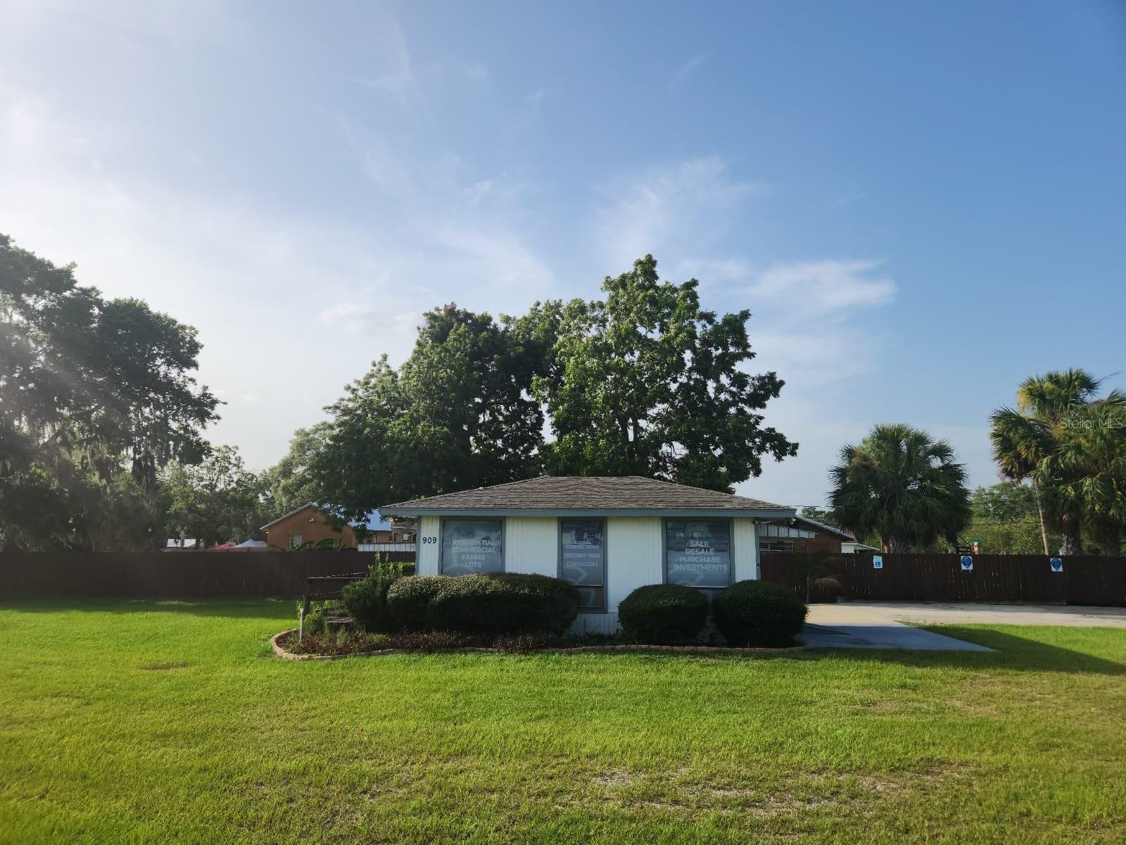 909 SW (HWY 200) 10TH STREET
