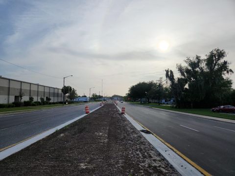 Tiny photo for 909 SW (hwy 200) 10th Street, Ocala, FL 34471 (MLS # OM703056)