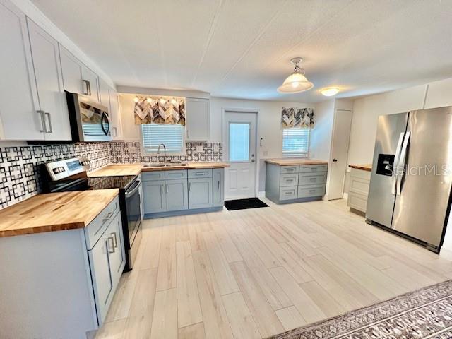 SENATE MANOR - Residential Lease